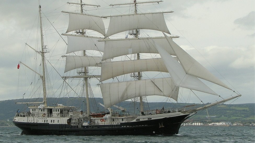 STS Tenacious